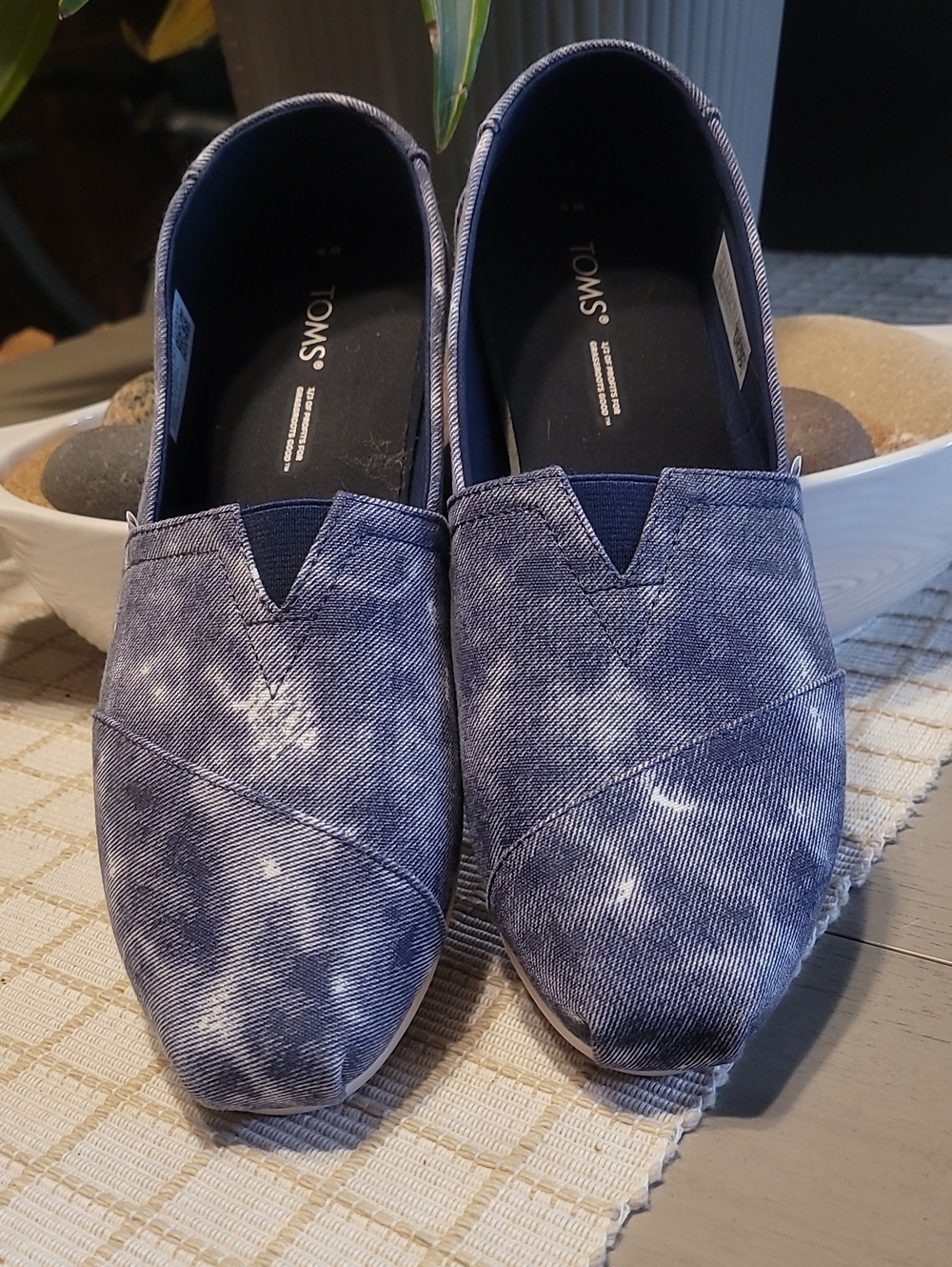 TOMS NWOT Navy Tie-Dye Canvas Slip-Ons